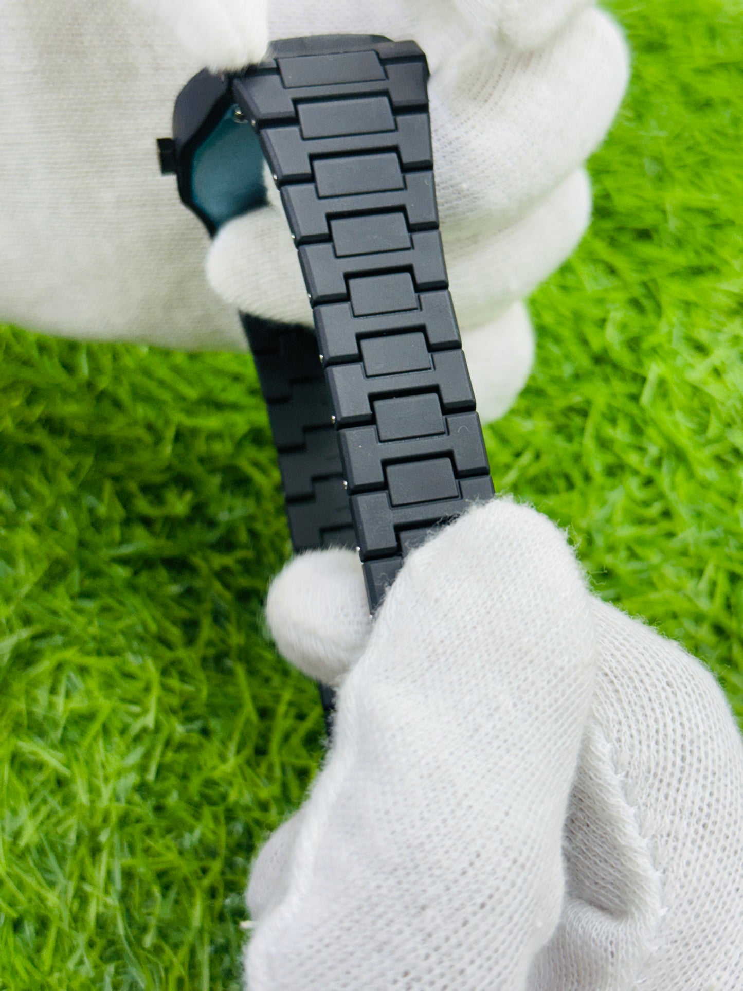 BLACK ARABIC AURA WATCH