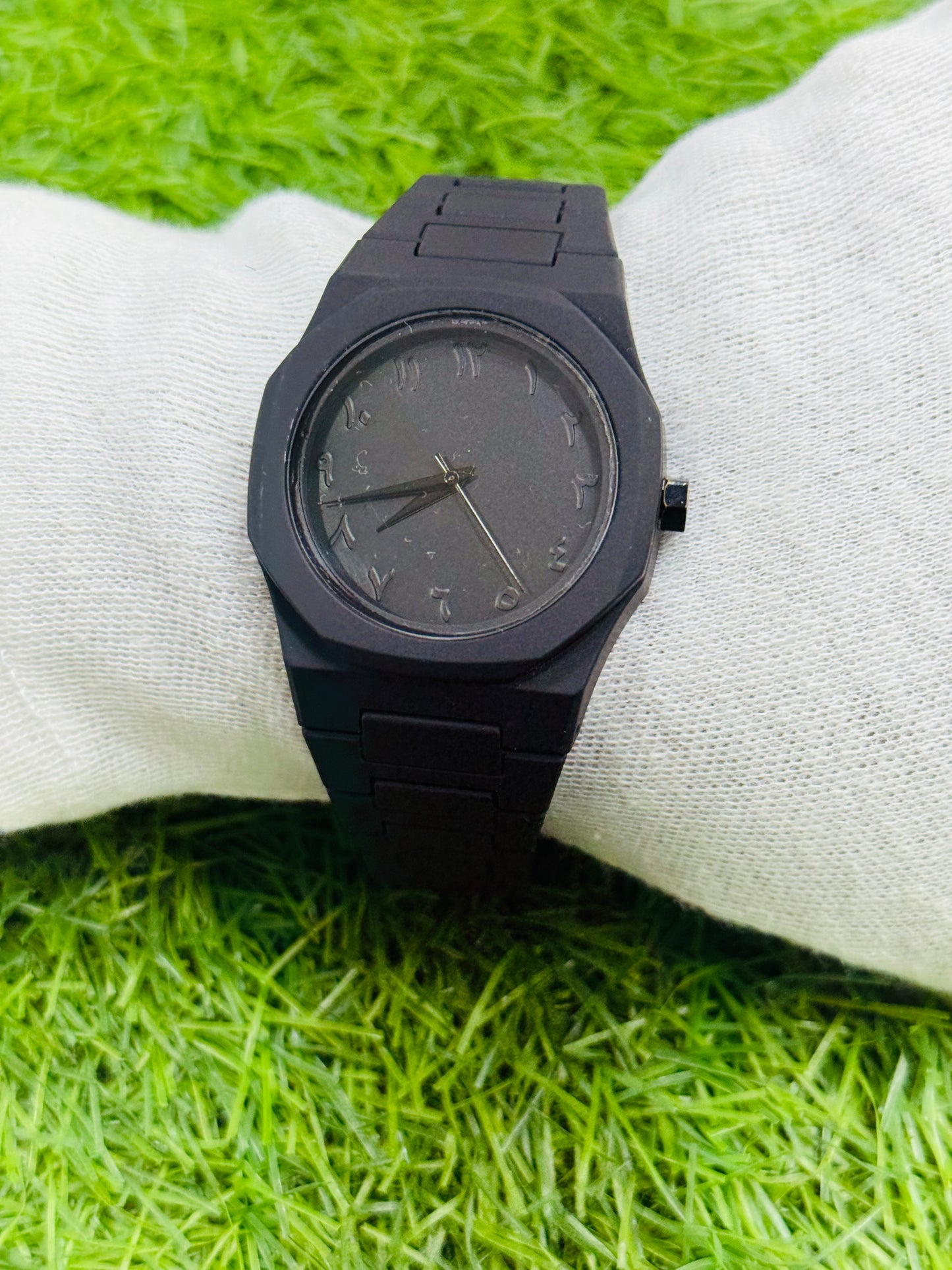 BLACK ARABIC AURA WATCH